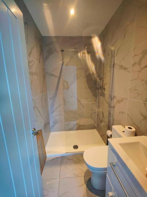 בלקפול Sloane Modern 2 Bedroom Seafront Apartment מראה חיצוני תמונה