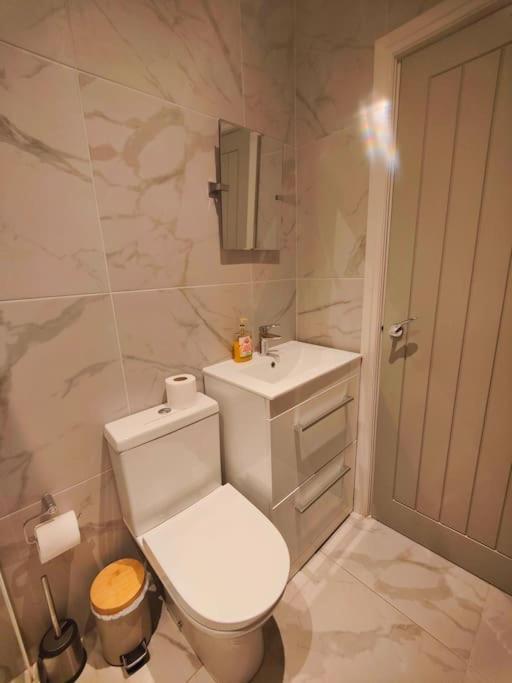 בלקפול Sloane Modern 2 Bedroom Seafront Apartment מראה חיצוני תמונה